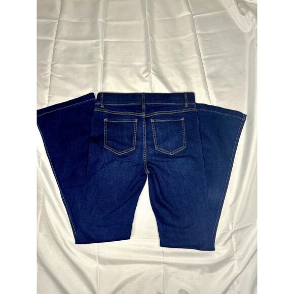 Spanx Women’s Flare Jeans Size M Medium Blue Dark Wash High Rise Stretch Denim - Picture 3 of 8